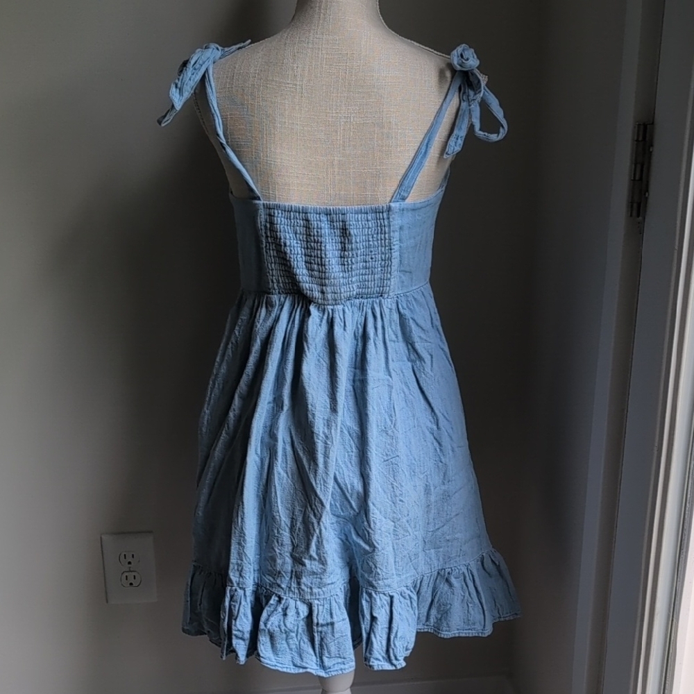 Old Navy Blue Ruffled Smocked Sundress - Picture 4 of 4